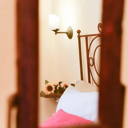 Nocleg ze śniadaniem Vicolo Della Scala 2*