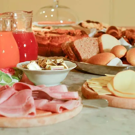 Vicolo Della Scala Кортона