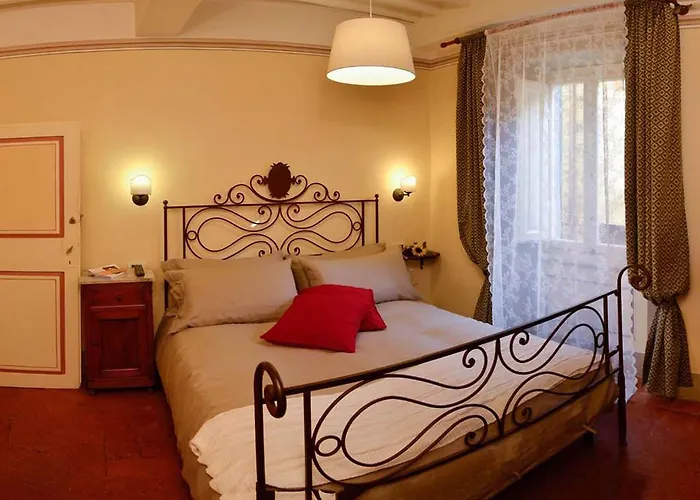 Vicolo Della Scala 2*